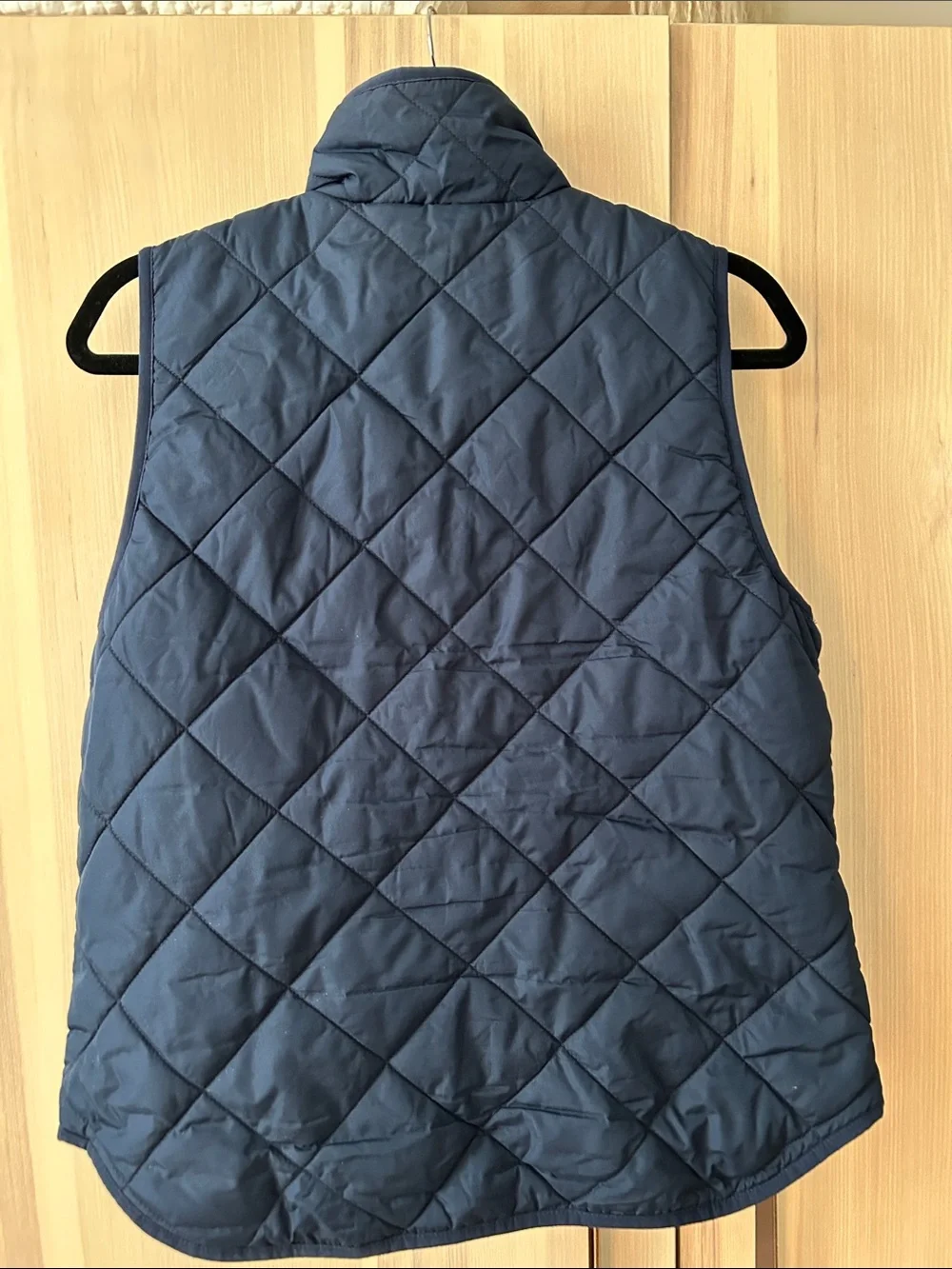 J Crew Quilted Black Puffer Vest Gold accents Size M EUC